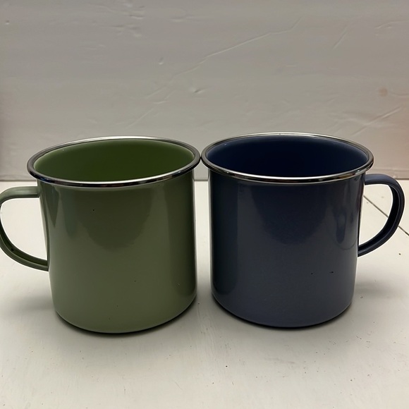 Pair of Pottery Barn Enamel Oversized Camper Mugs - Picture 6 of 12